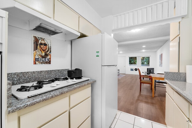 Kitchen - 691 Levering Ave