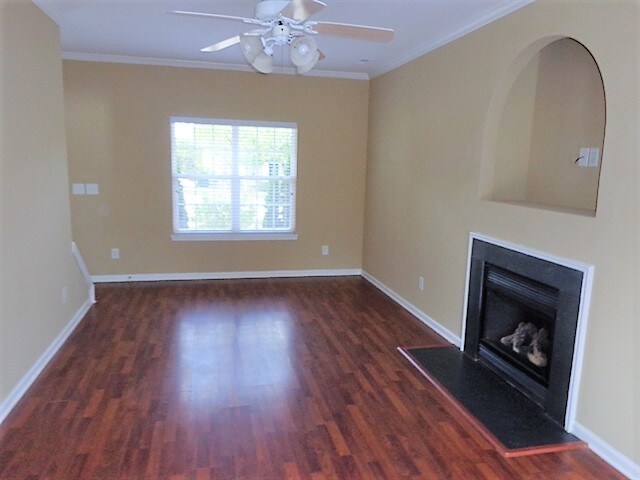 Building Photo - 9227 Ducati Ln