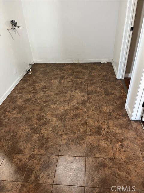 Building Photo - 9358 Claymore St