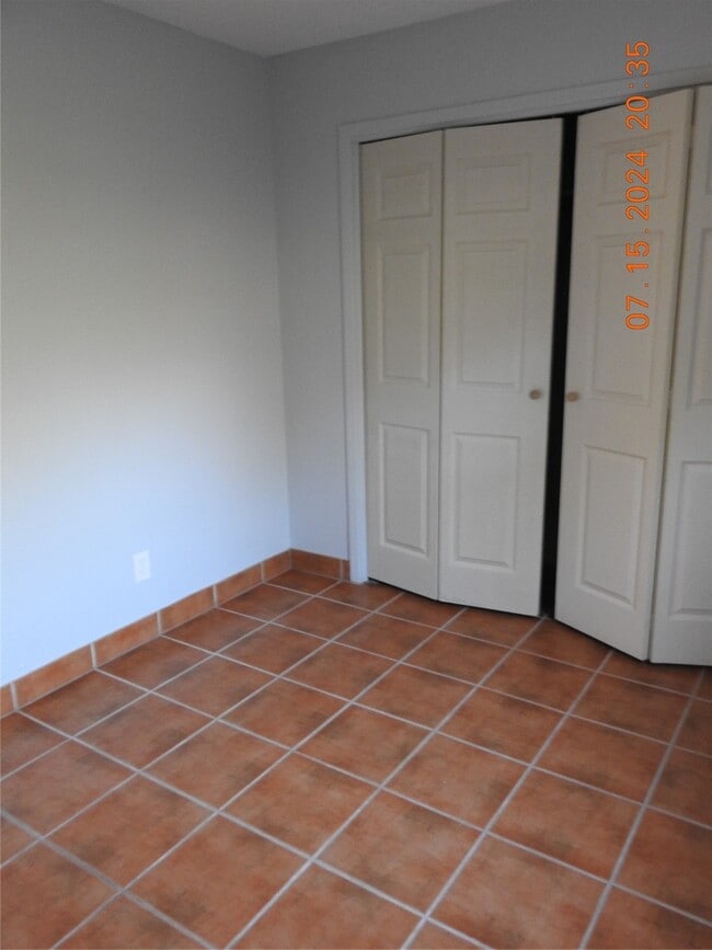 Building Photo - 34819 Lake Point