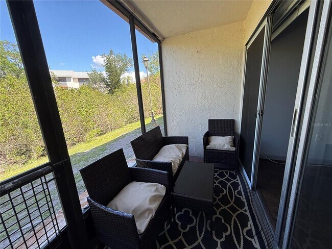 Building Photo - 621 99th Ave N