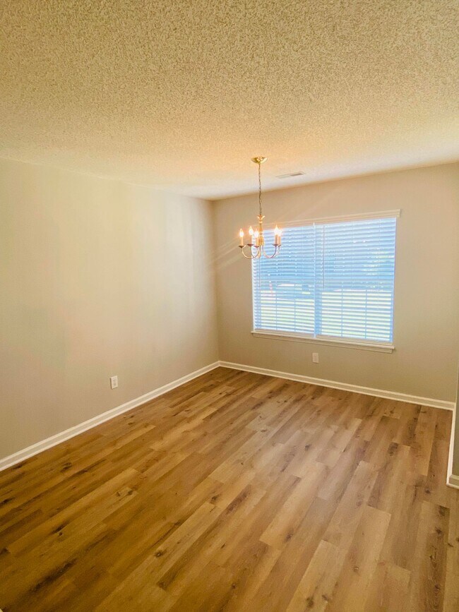 Building Photo - 2918 Mulberry Ln