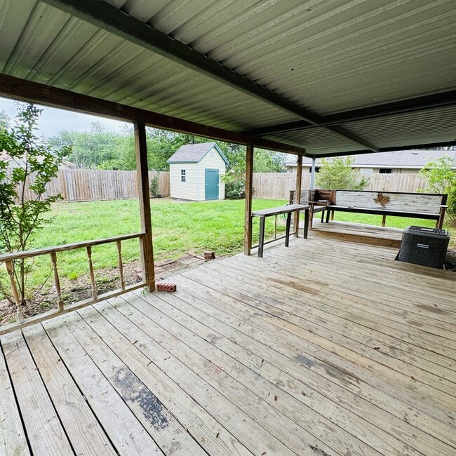 Building Photo - 306 Landry Dr