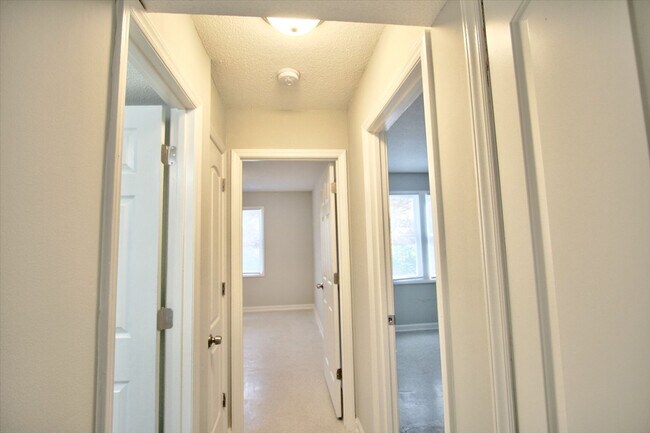 Building Photo - 916 Fiske St