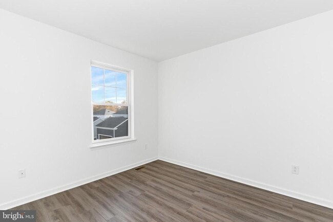 Building Photo - 971 Lorewood Grove Rd