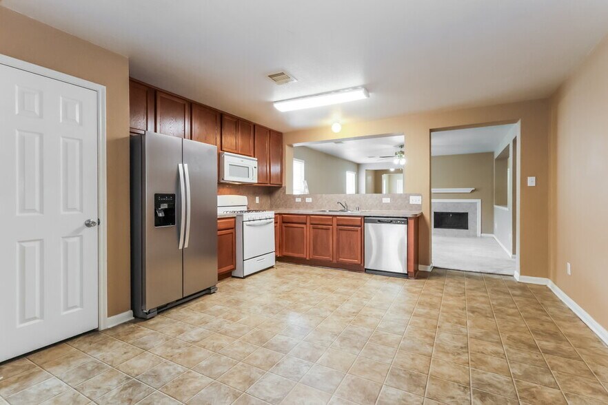 Building Photo - 22123 Greengate Dr