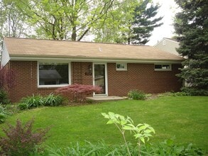 Building Photo - 710 Richards Ln