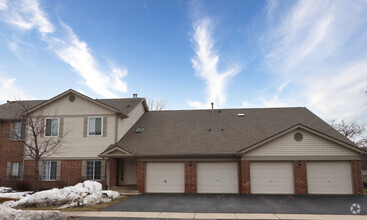 Building Photo - 1735 Chesapeake Ln