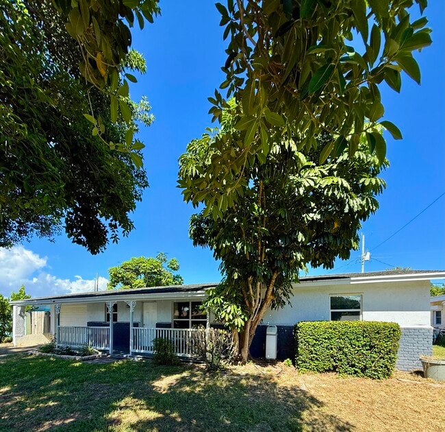 Building Photo - 1455 NE Silver Maple Way