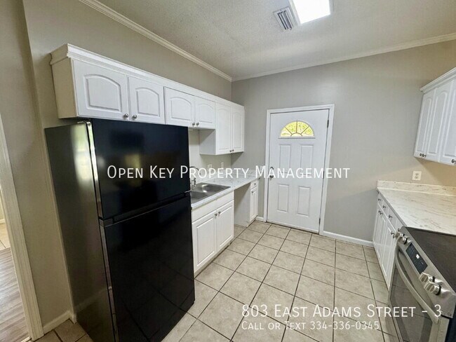 Building Photo - 803 E Adams St