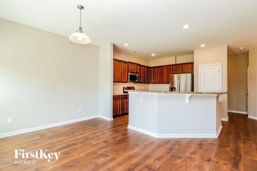 Building Photo - 343 Bradley Bend Dr