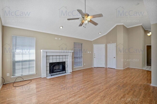 Building Photo - 2119 Amherst Dr