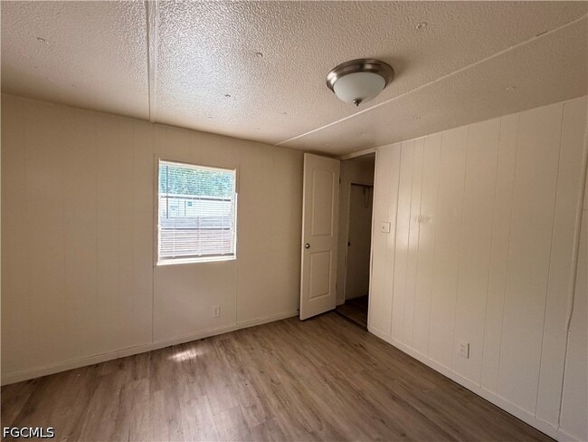 Building Photo - 8205 Suncoast Dr