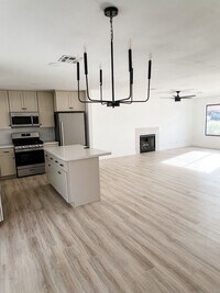 Building Photo - Stunning Single Story in Henderson