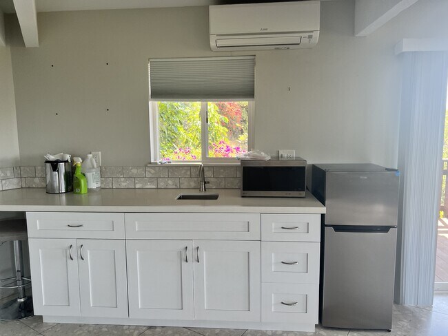 Building Photo - 904 Kupulau Dr