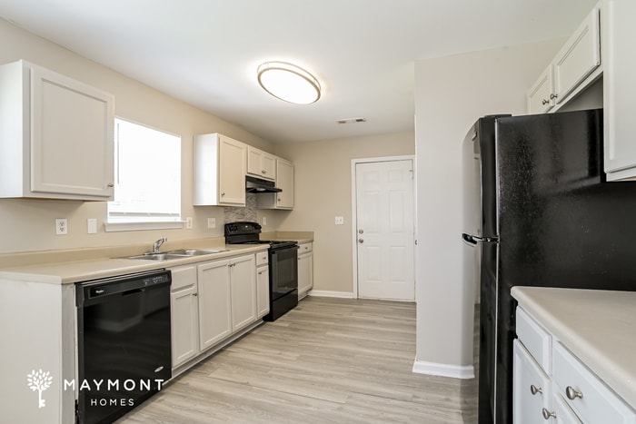 Building Photo - 640 Wilderness Trail Dr