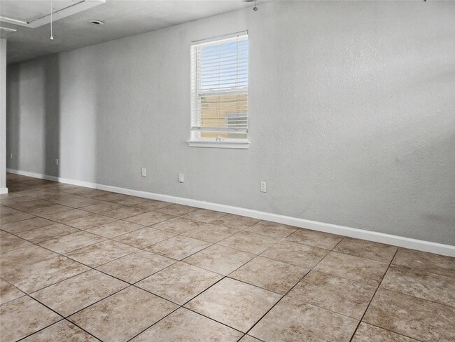 Building Photo - 5617 Avenue R