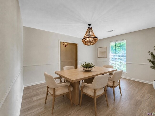 Building Photo - 4941 Pine Hill Dr