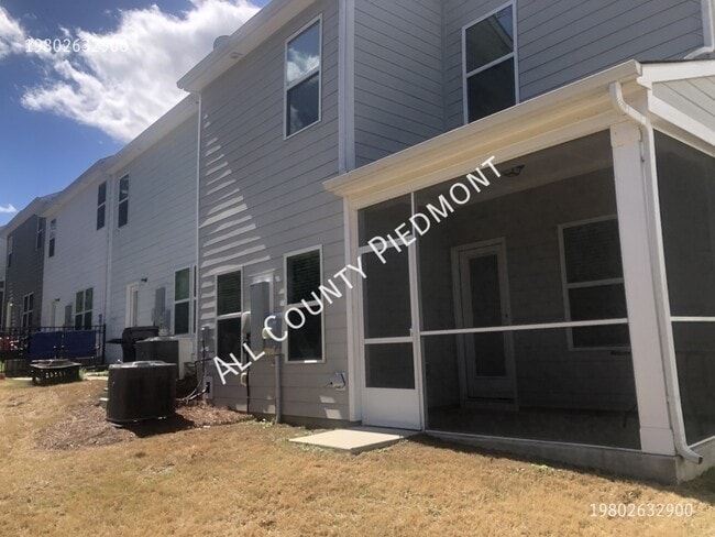 Building Photo - 1144 Streamside Ln