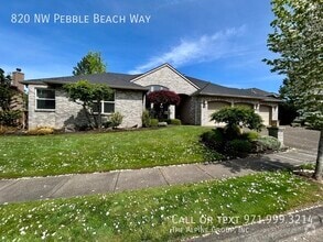 Building Photo - 820 NW Pebble Beach Way