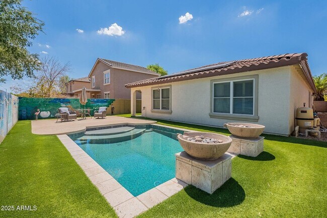 Building Photo - 15927 N 171st Dr