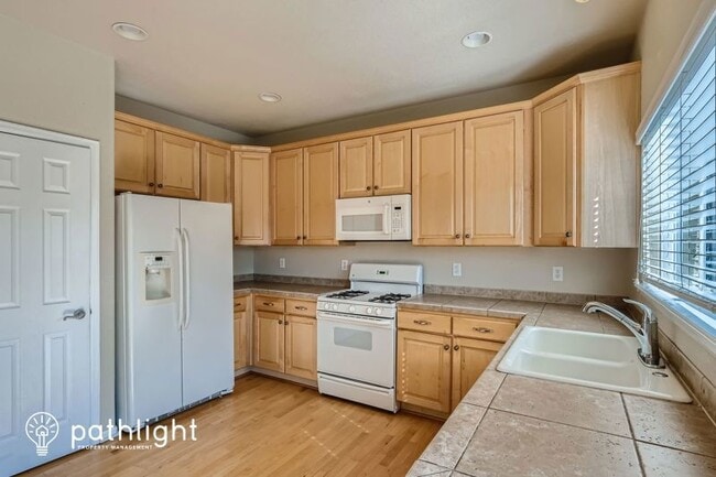 Building Photo - 1218 103rd Ave