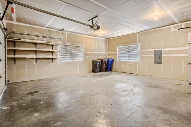 Building Photo - Spacious 4-Bedroom Home in Kenmore | Private Greenbelt Setting + Landscaping Included