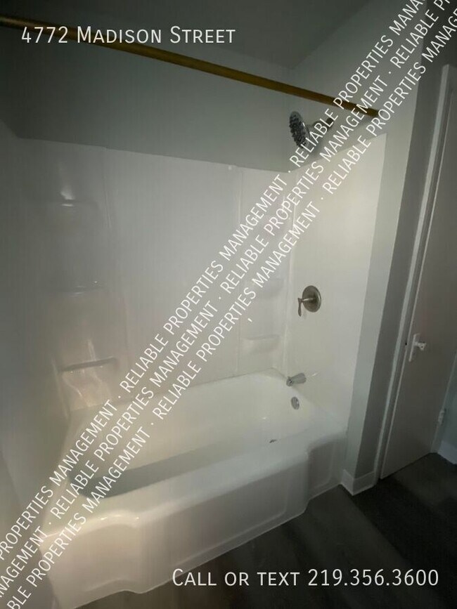 Building Photo - 4772 Madison St