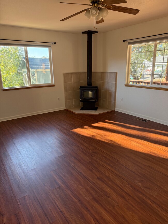 Building Photo - 15524 Buena Vista Avenida