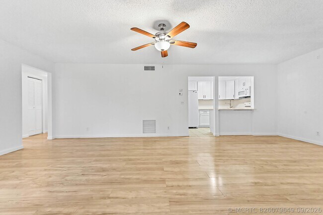 Building Photo - 319 Knotty Pine Cir
