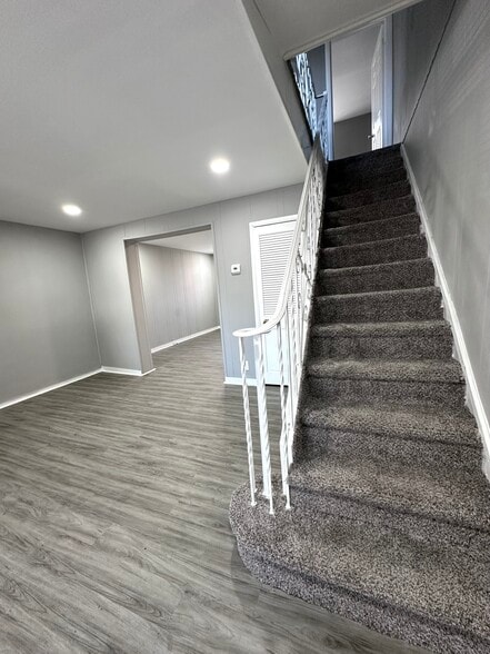 Building Photo - 2620 Sylmar St