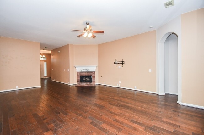 Building Photo - 9004 Sunrise Trail