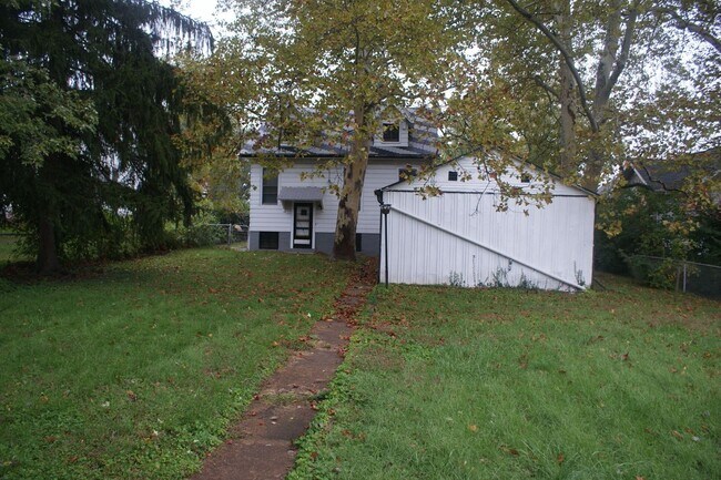 Building Photo - 2646 Terrace Ln