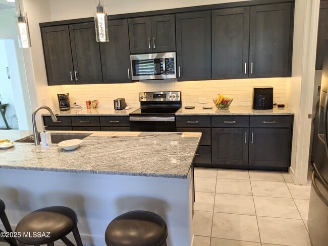 Building Photo - 30987 S Basalt Dr
