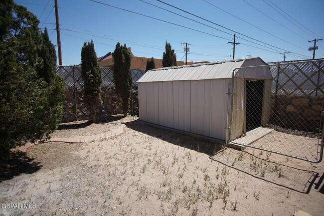 Building Photo - 10551 Kinross Ave