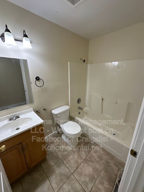 Building Photo - 1127 Sherman Ave