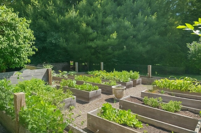 Building Photo - 138 Merchants Path