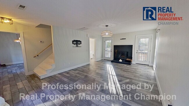 Building Photo - Beautifully Updated Home Featuring Fenced ...