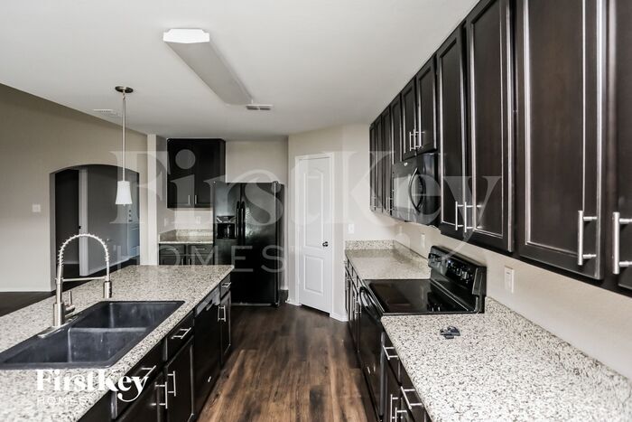 Building Photo - 206 Plantation Dr
