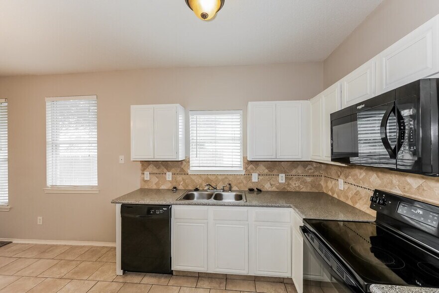 Building Photo - 1101 Trinity Trail