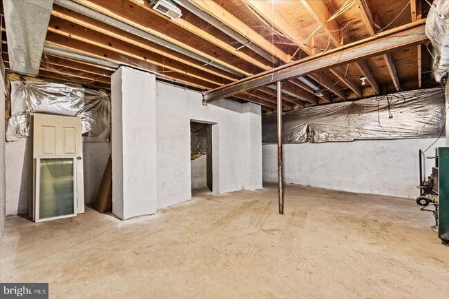 Building Photo - 7621 River Rd