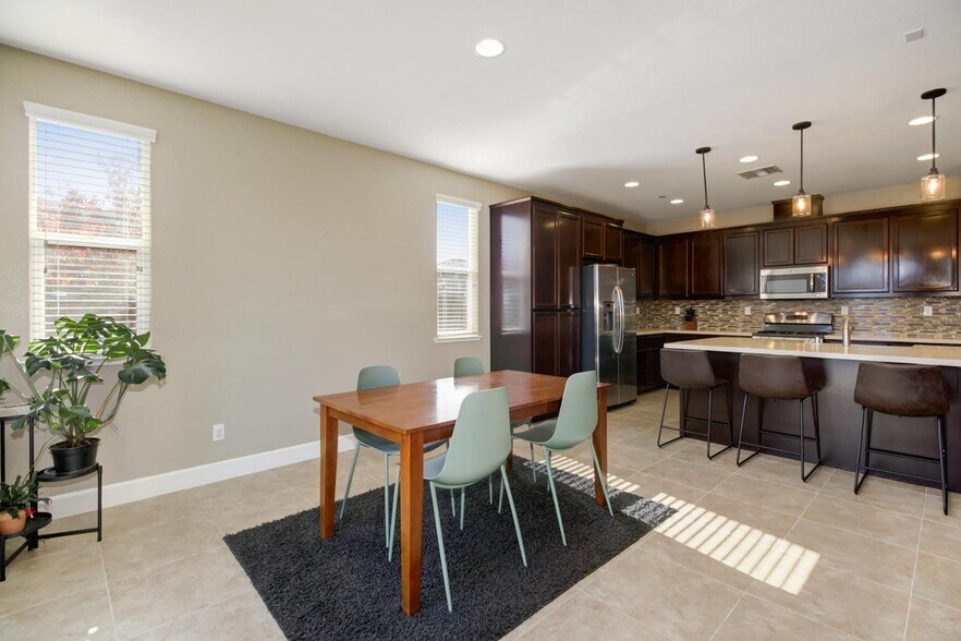 Building Photo - 6200 Crosshaven Ct