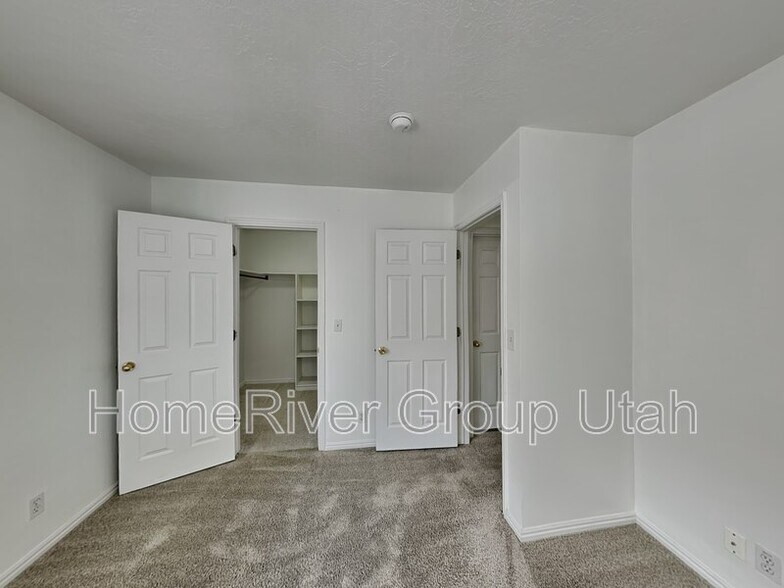 Building Photo - 238 Bliss Ct