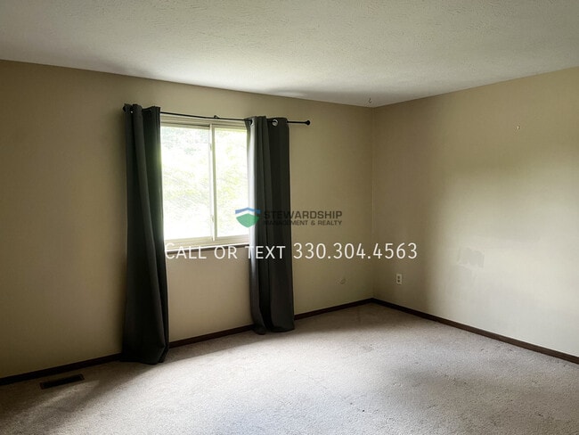 Building Photo - 931 Trimble Dr