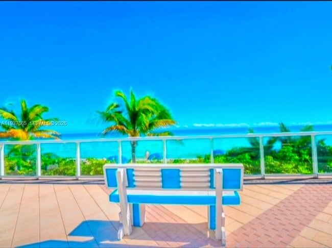 Building Photo - 2030 S Ocean Dr