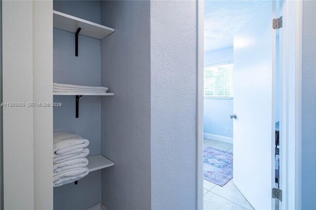 Building Photo - 1501 SW 35th Terrace