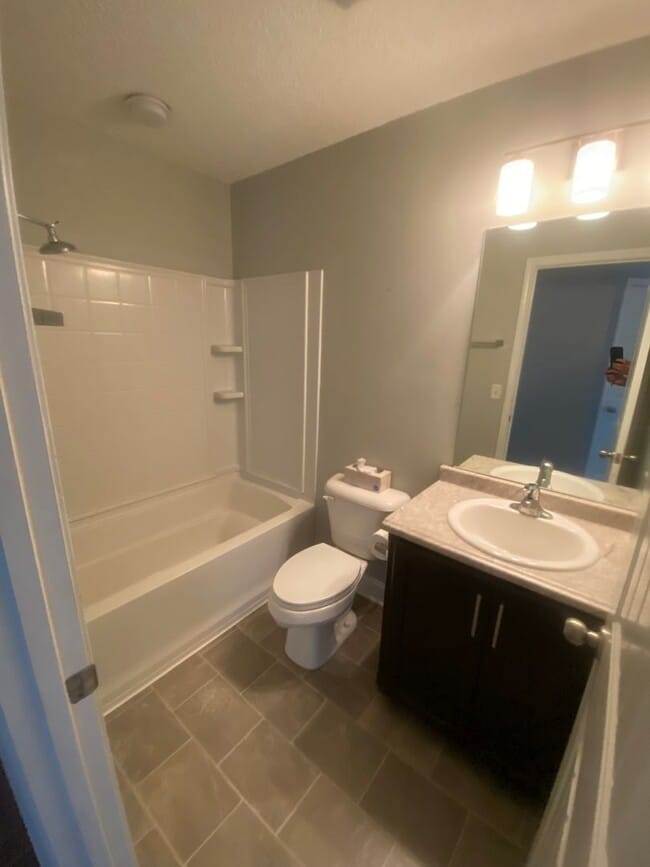 Building Photo - 26 Kinlock Ct