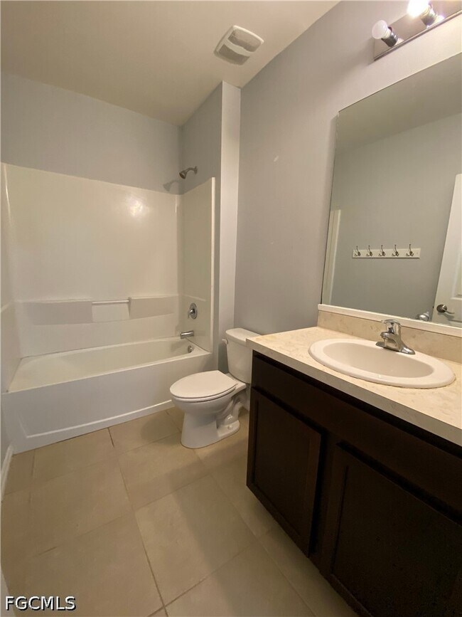 Building Photo - 3425 Cancun Ct