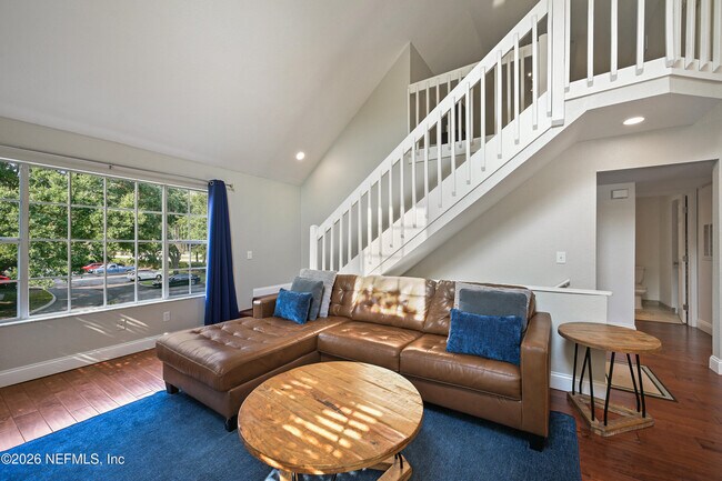 Building Photo - 13703 Richmond Park Dr N