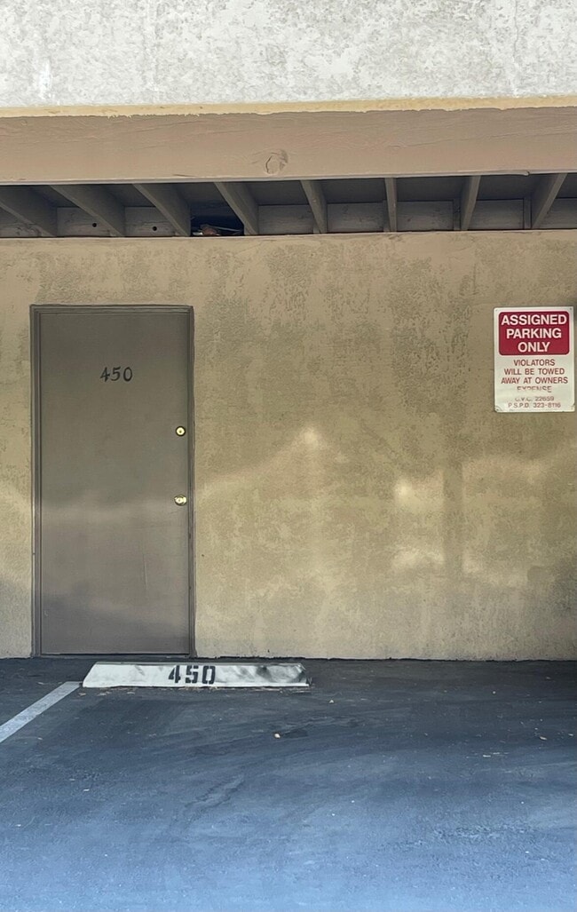 Building Photo - 450 Bradshaw E Ln